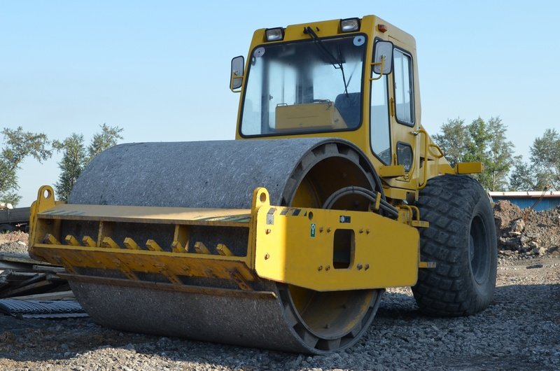 Каток Sakai SV512TF услуги спецтехники