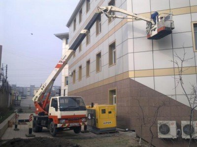 Манипулятор и автовышка