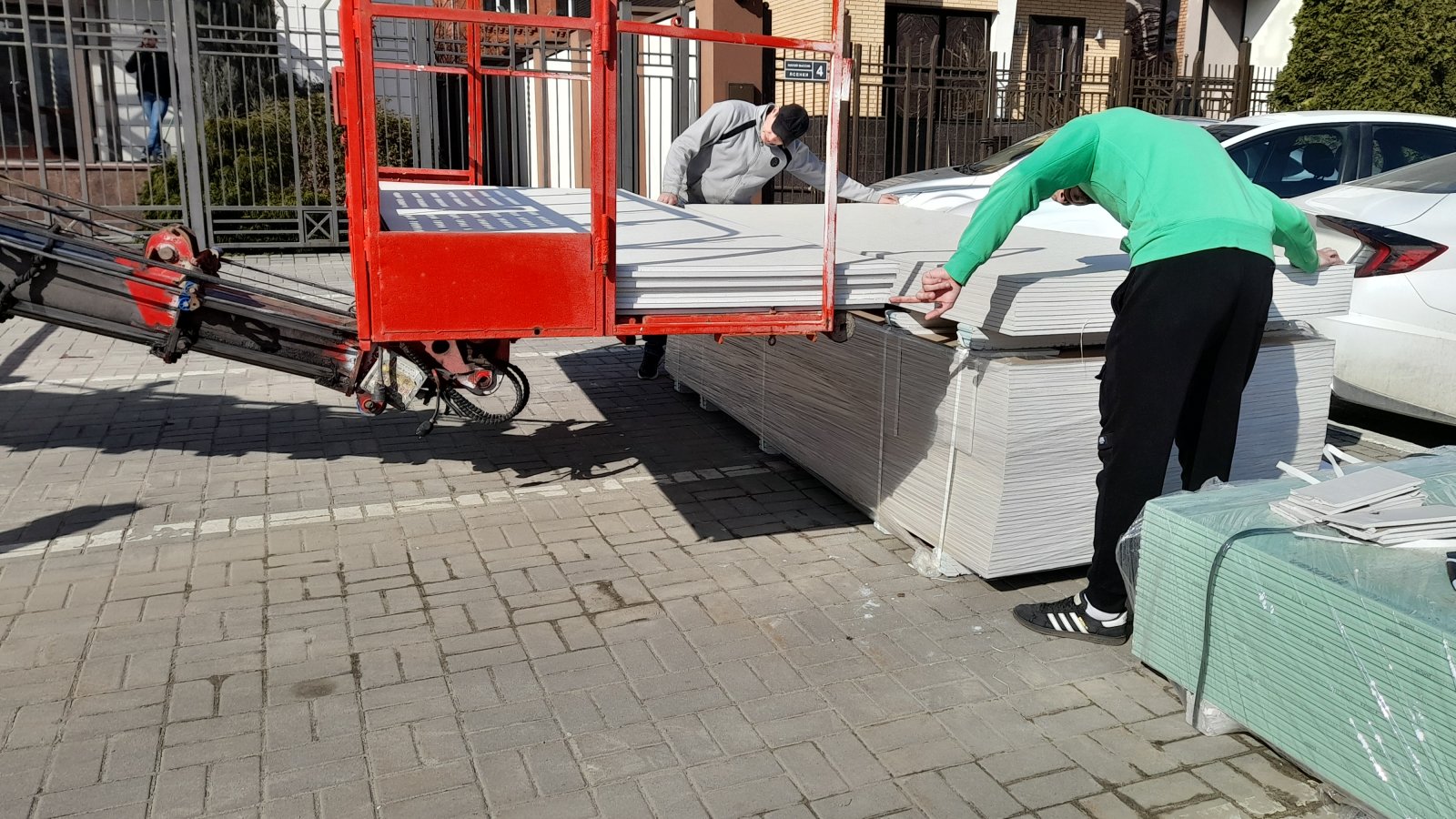 Автовышка 30 метров с поворотной корзиной