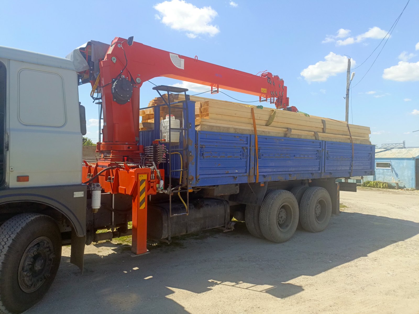 Услуги крана манипулятора с монтажной корзиной