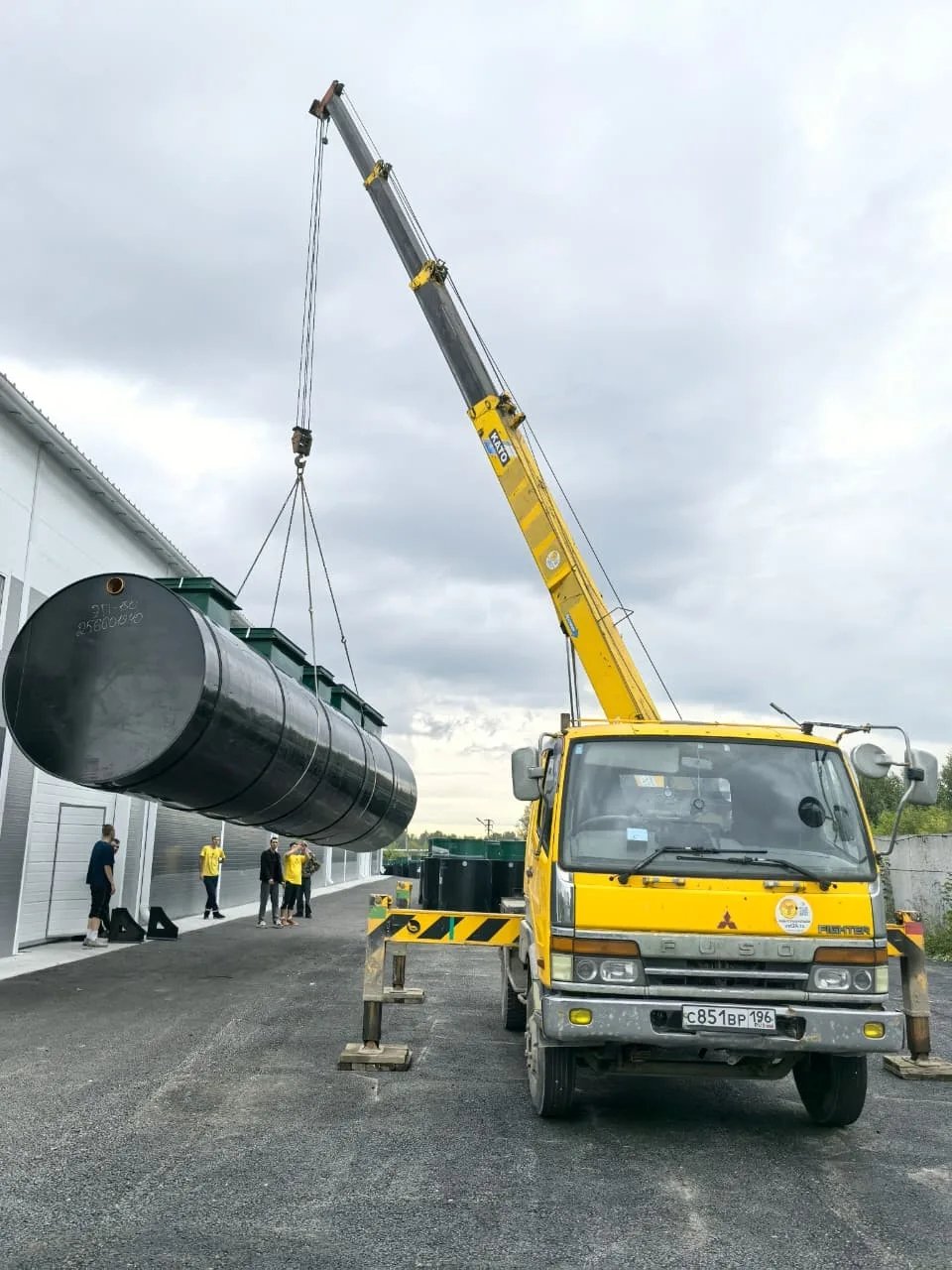 Автокран Mitsubishi 5, 10, 25, 30 тонн с монтажной корзиной