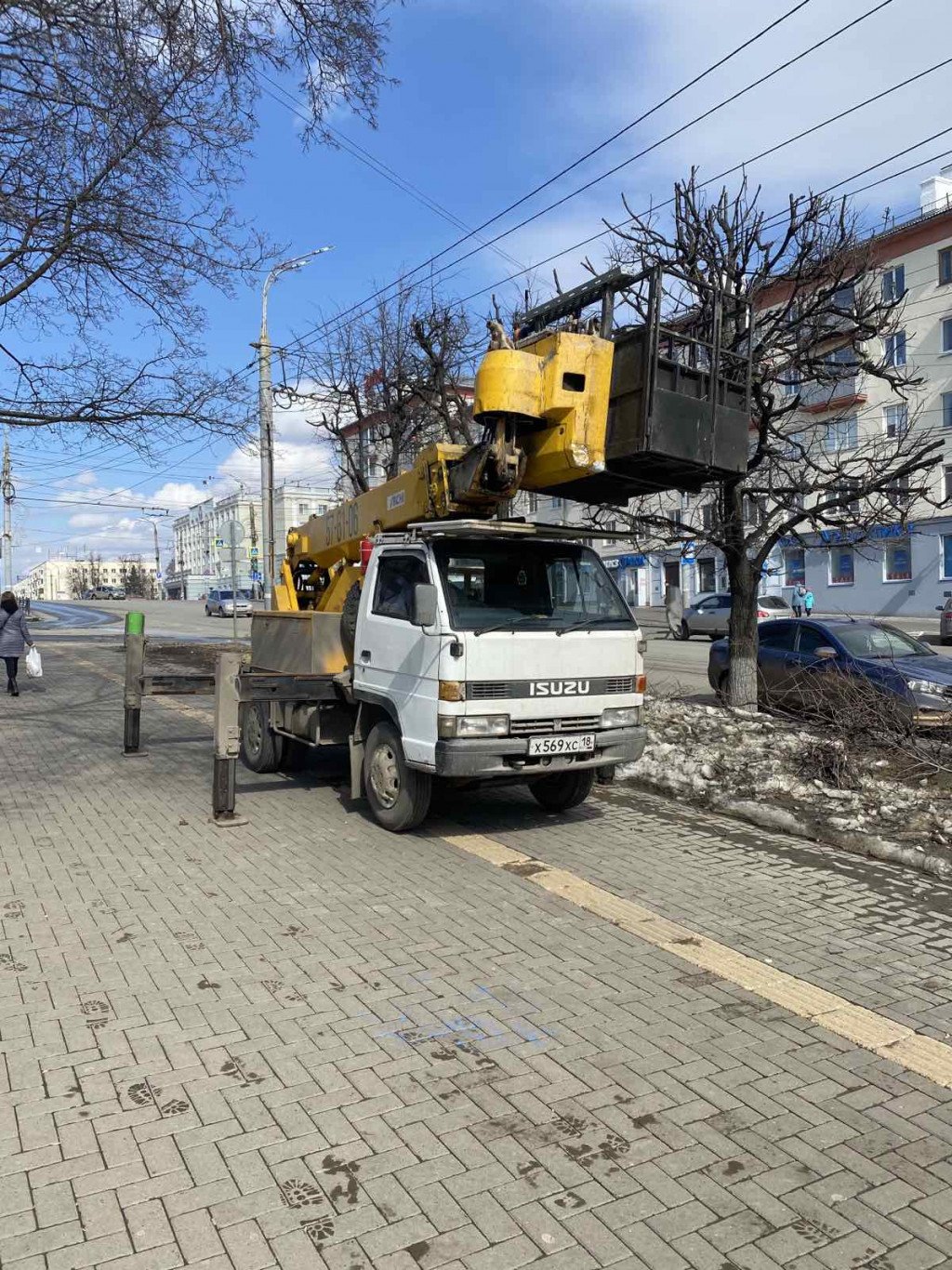 Услуги автовышки с телескопической стрелой