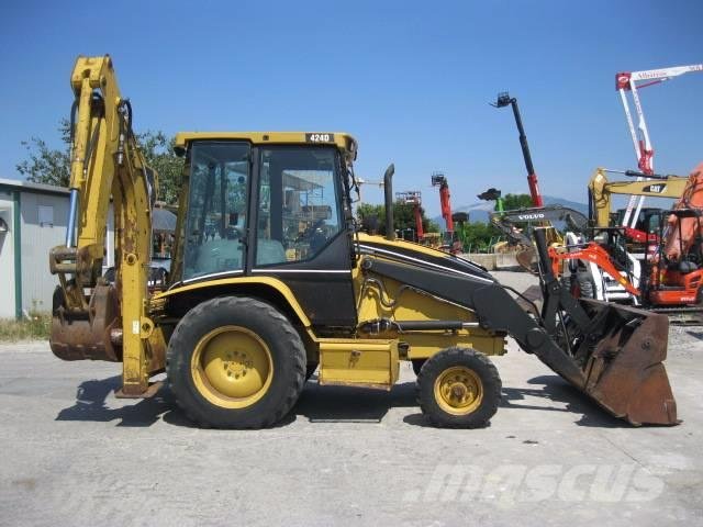 Вывоз снега трактором Caterpillar 424, планировка, траншеи