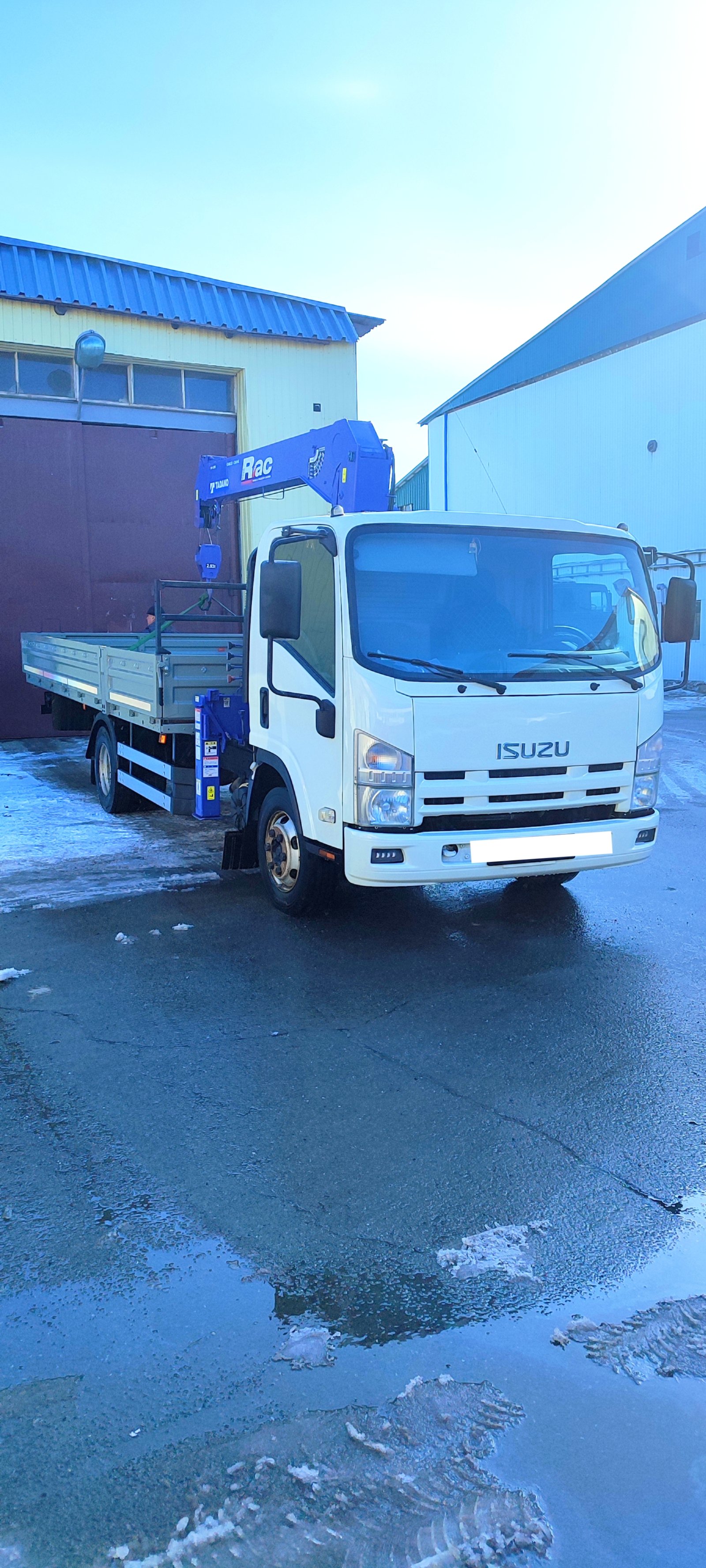 Услуги манипулятора-эвакуатора Isuzu с траверсой