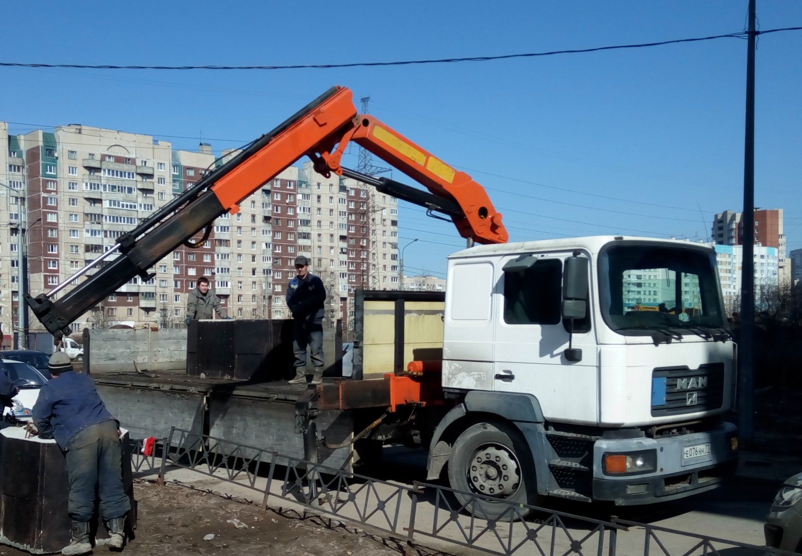 Грузовик с манипулятором в аренду