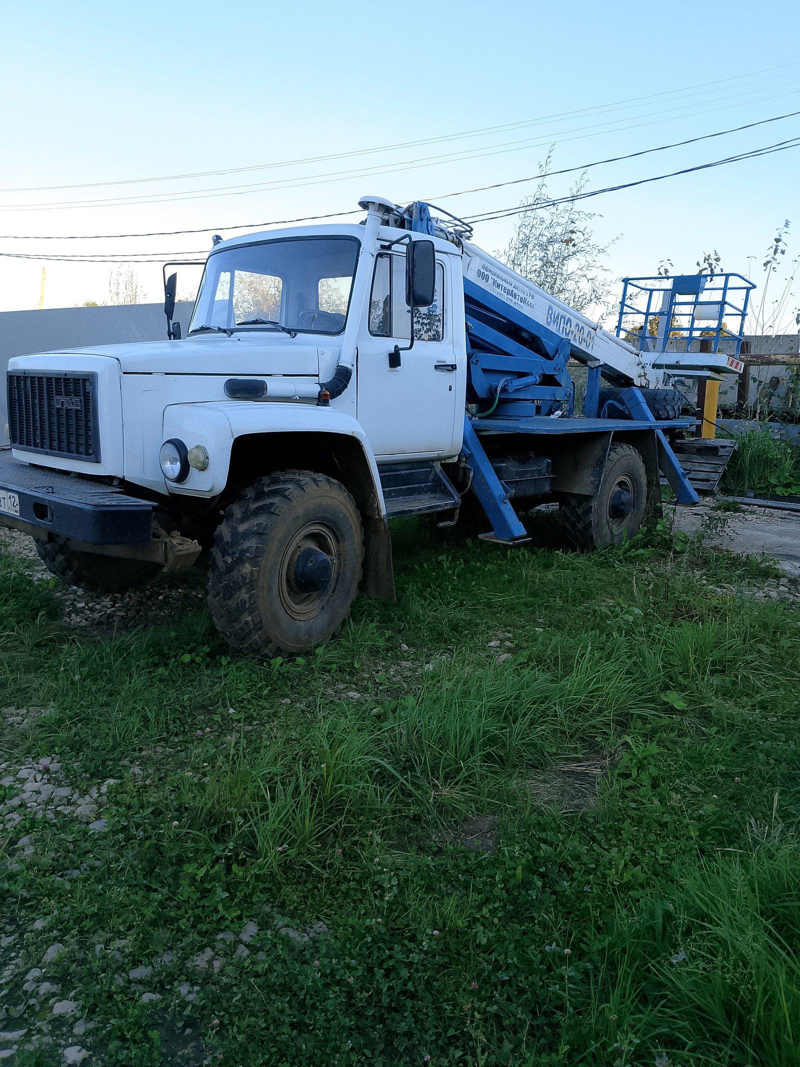 Аренда автовышки с высотой подъема 20 метров