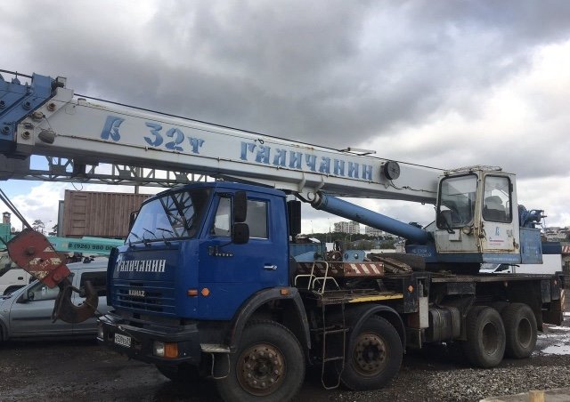 Аренда манипулятора вездеход. Люлька автовышки на 600 кг