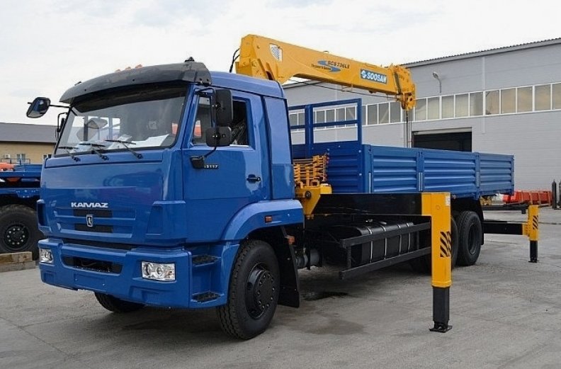 КамАЗ 65117 с КМУ SOOSAN SCS736 LII, грузоподъёмность 7 тонн