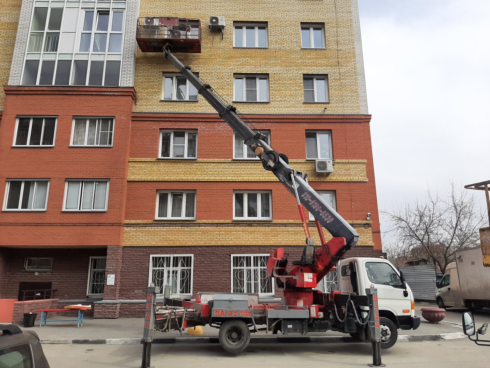 В аренду автовышка 15, 20, 25, 30 метров AICHI