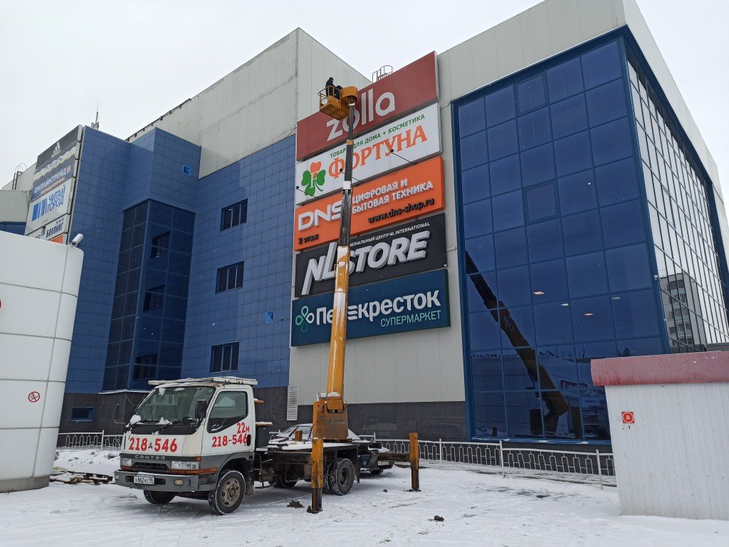 Аренда автовышки 18-22м. Подъемные работы