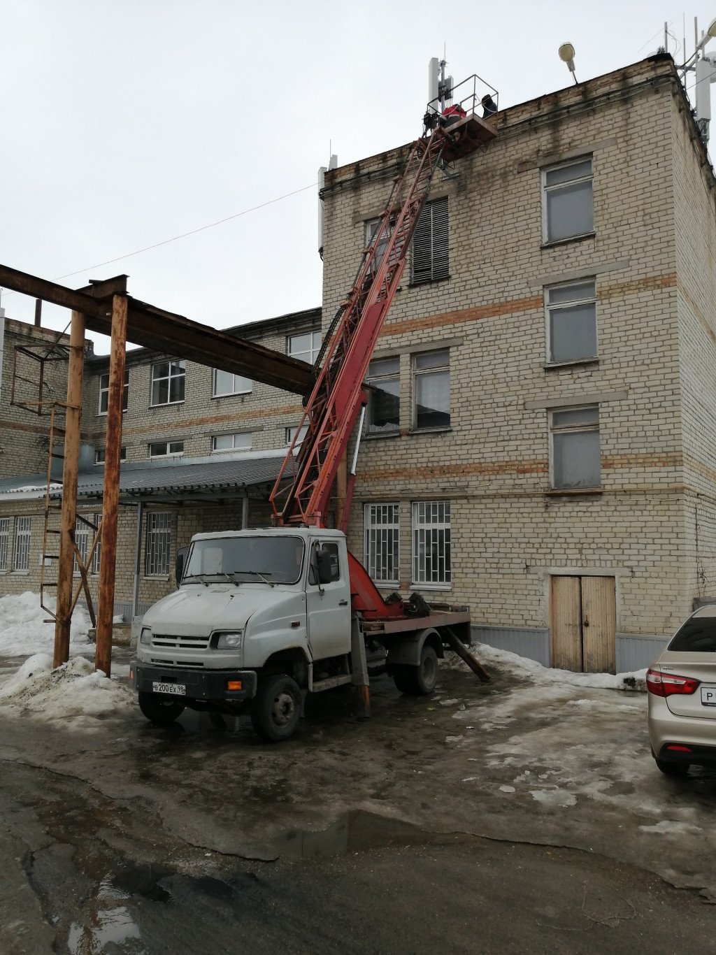 Услуги телескопической автовышки (17 метров)