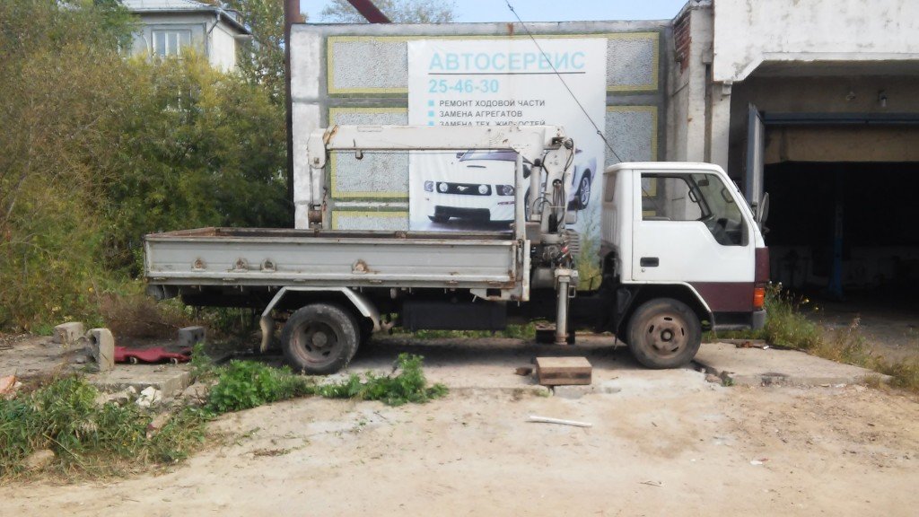 Аренда манипулятора Mitsubishi Canter по городу и пригороду