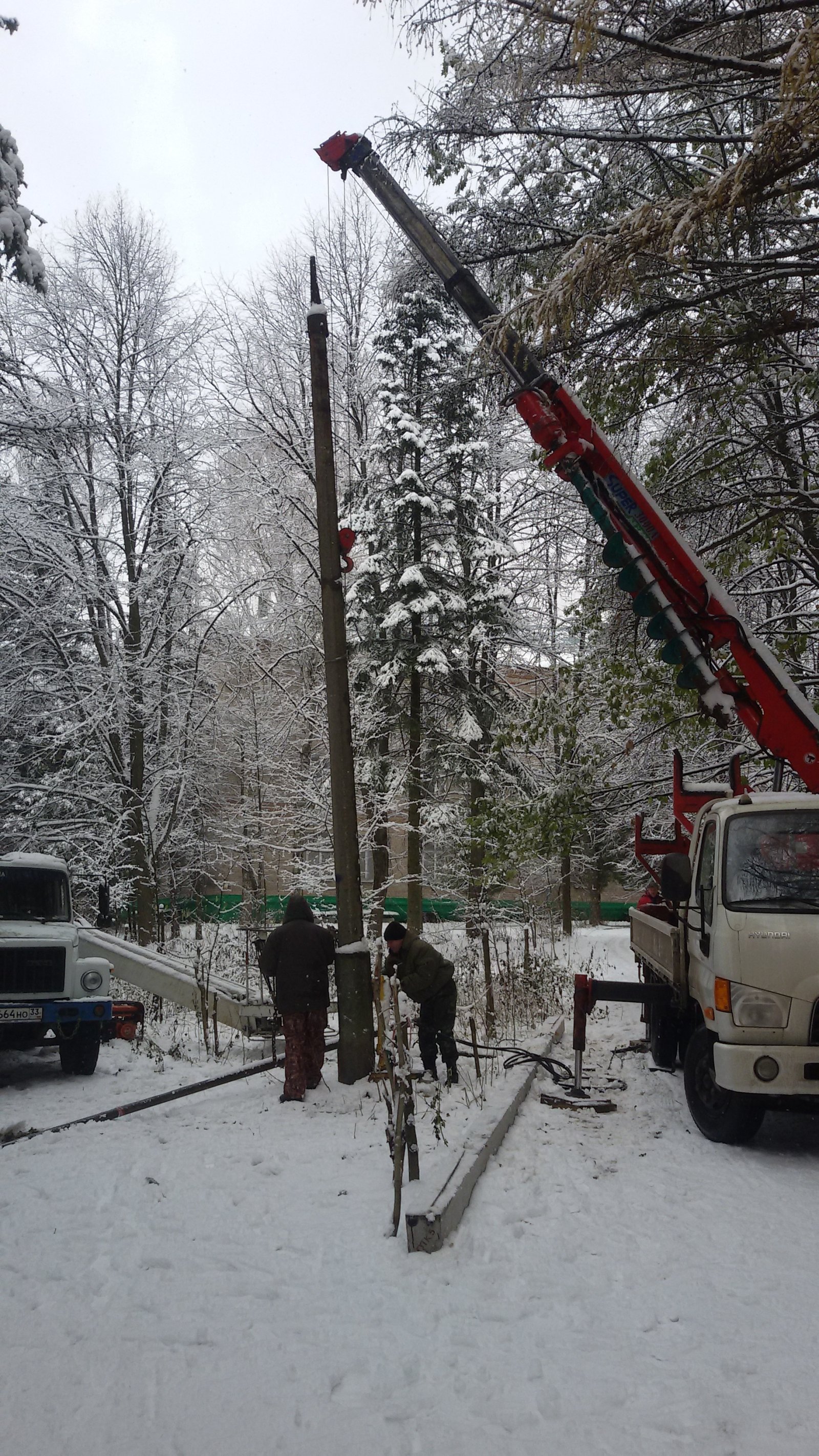 Ямобур, манипулятор, автовышка, столбовоз