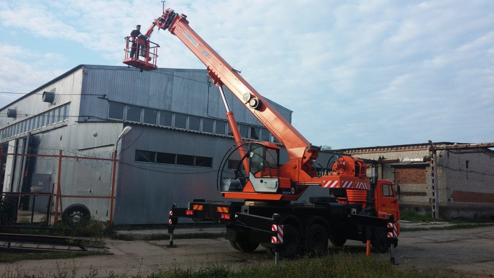 Услуги автовышек с люлькой. Спецтехника