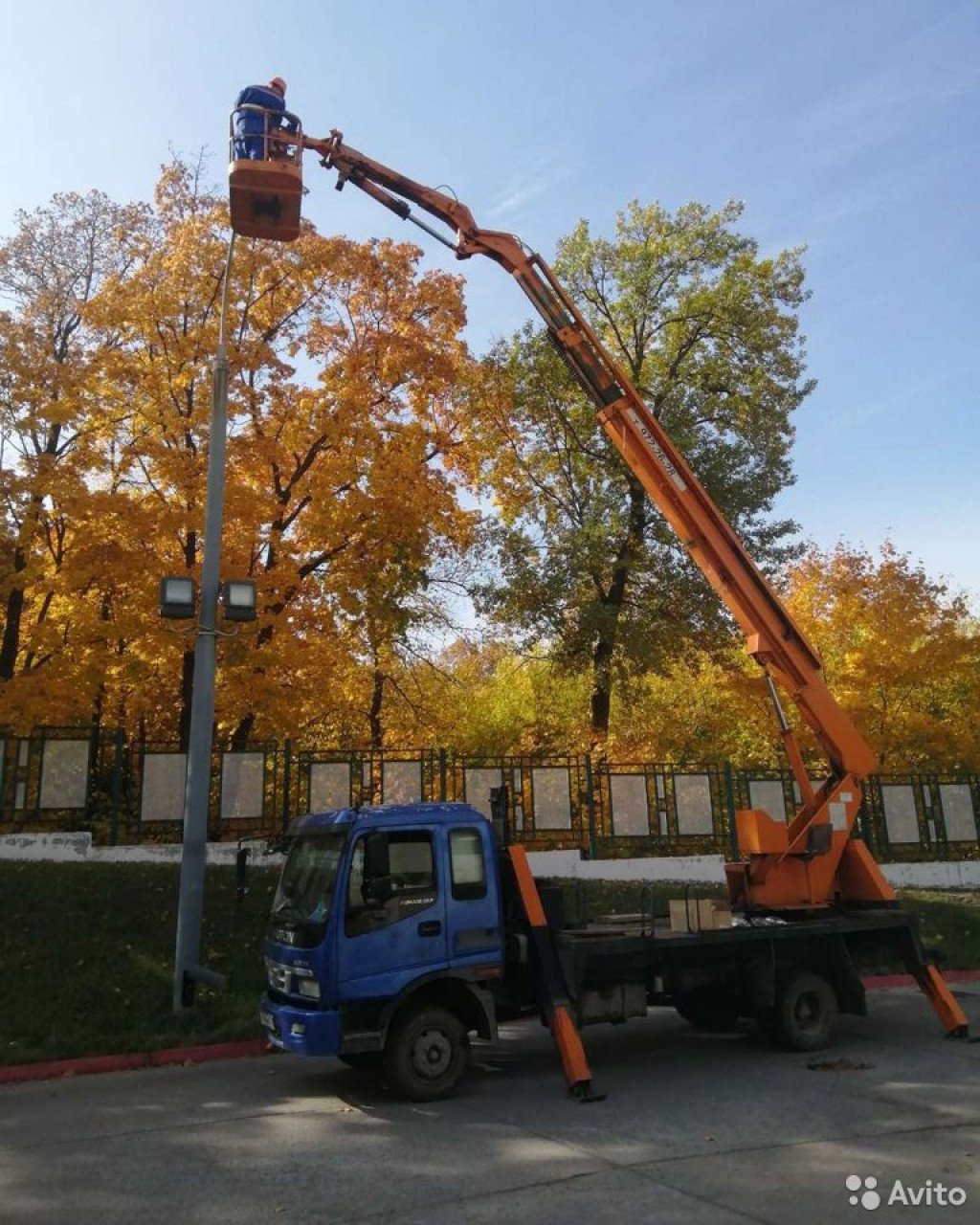 Аренда автовышки АГП-22 (16 - 28 м) и автокраны