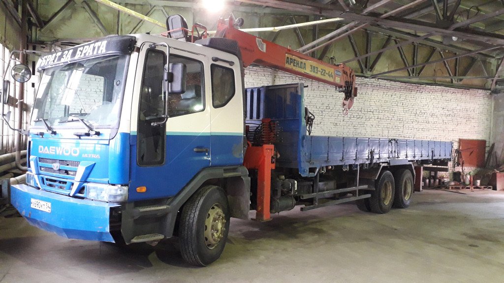 Самогруз Daewoo, стрела 7т, борт 10т, длина 21м, люлька