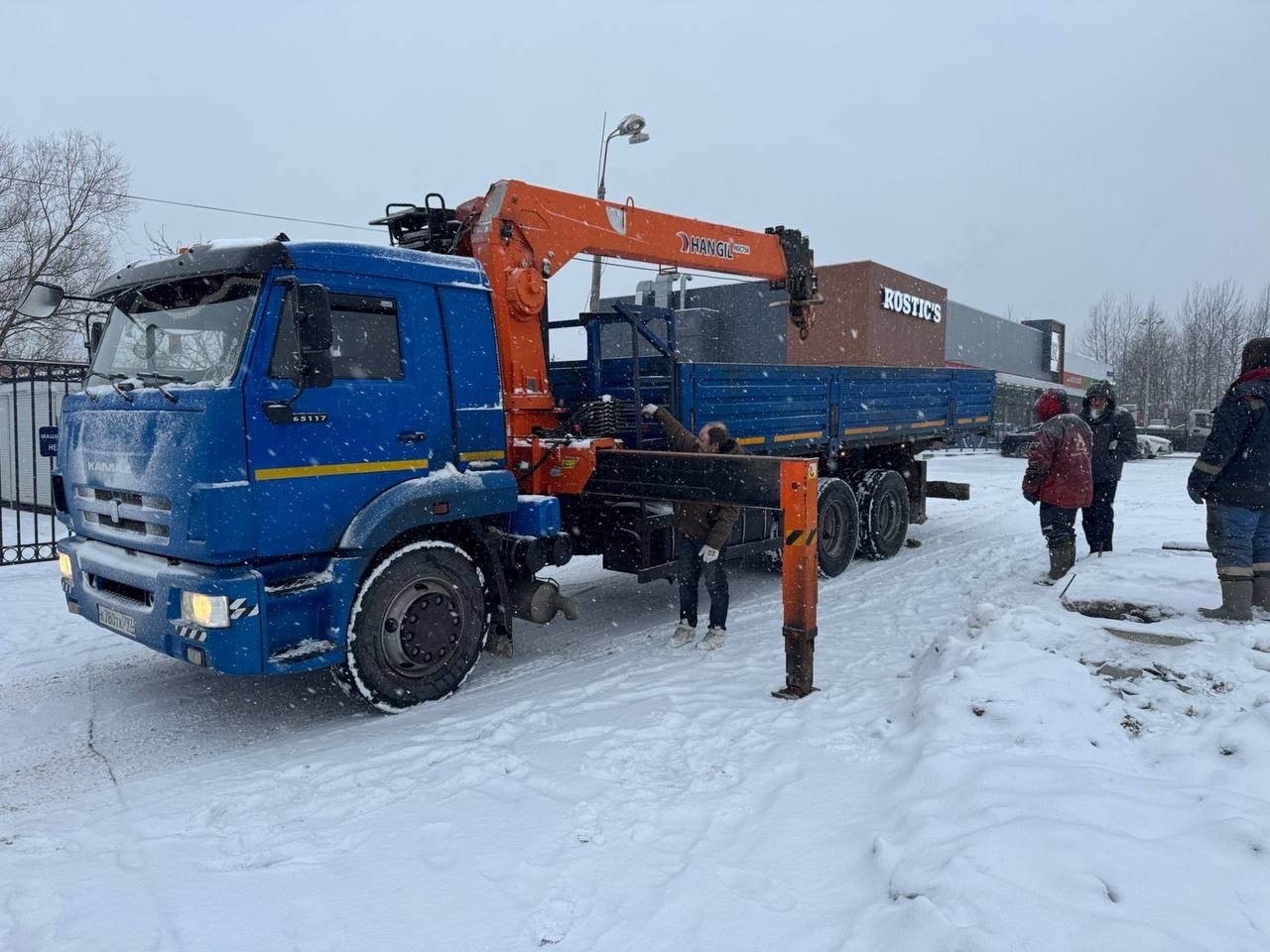 Манипулятор кму 7 тонн, борт 12 тонн. Пропуск