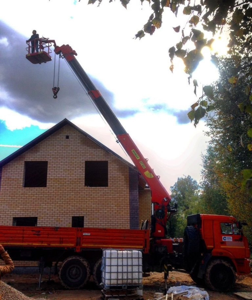 Трёхосный вездеход КАМАЗ с КМУ, вылет стрелы 19, 8 м