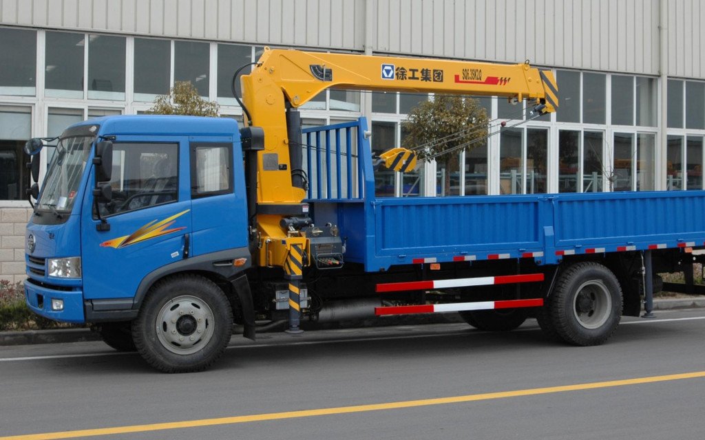 Аренда монипуляторов MITSUBISHI FUSO, борт 5т, и спецтехники