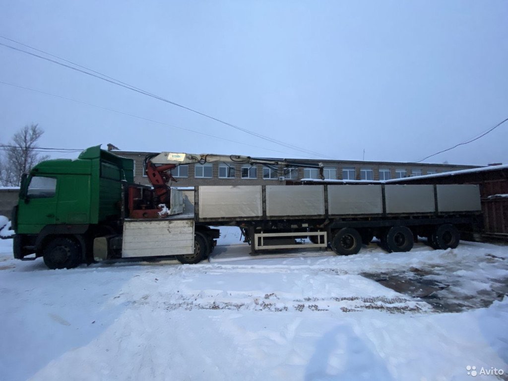 Полуприцеп с манипулятором