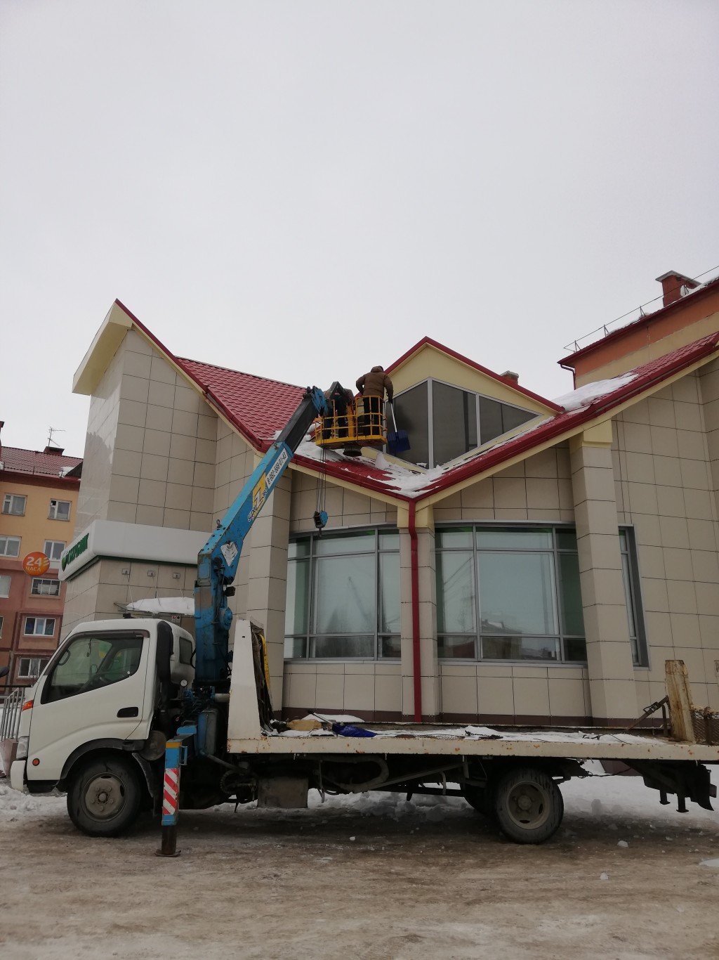 Услуги МАНИПУЛЯТОРА АВТОВЫШКА-19, 28 м, ЭВАКУАТОР