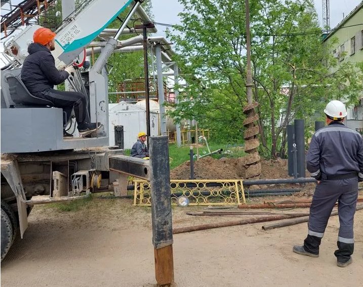 Ямобур, авто вышка, бурильно-крановая машина, 4wd