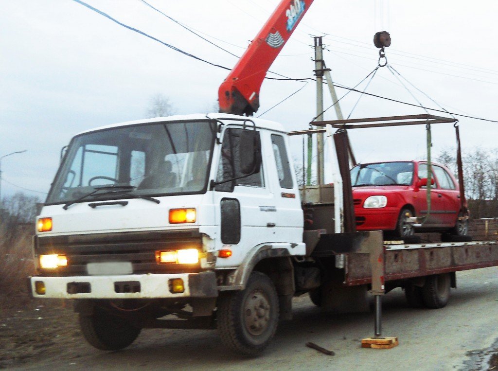 Услуги АВТОЭВАКУАТОРА, манипулятора, автовышки Nissan Diesel