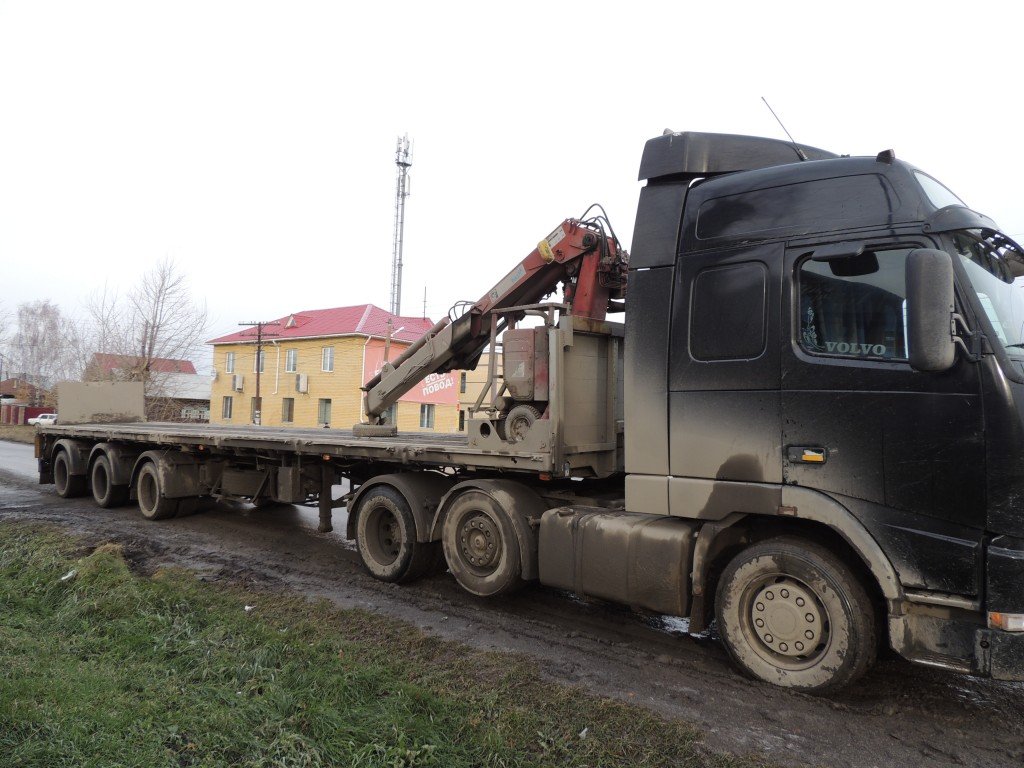 Манипулятор со стрелой 6т и полуприцепом 20т