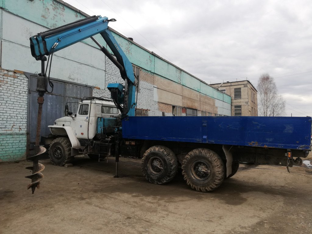 Ямобур на базе урал. Бурение под фундамент, ЛЭП