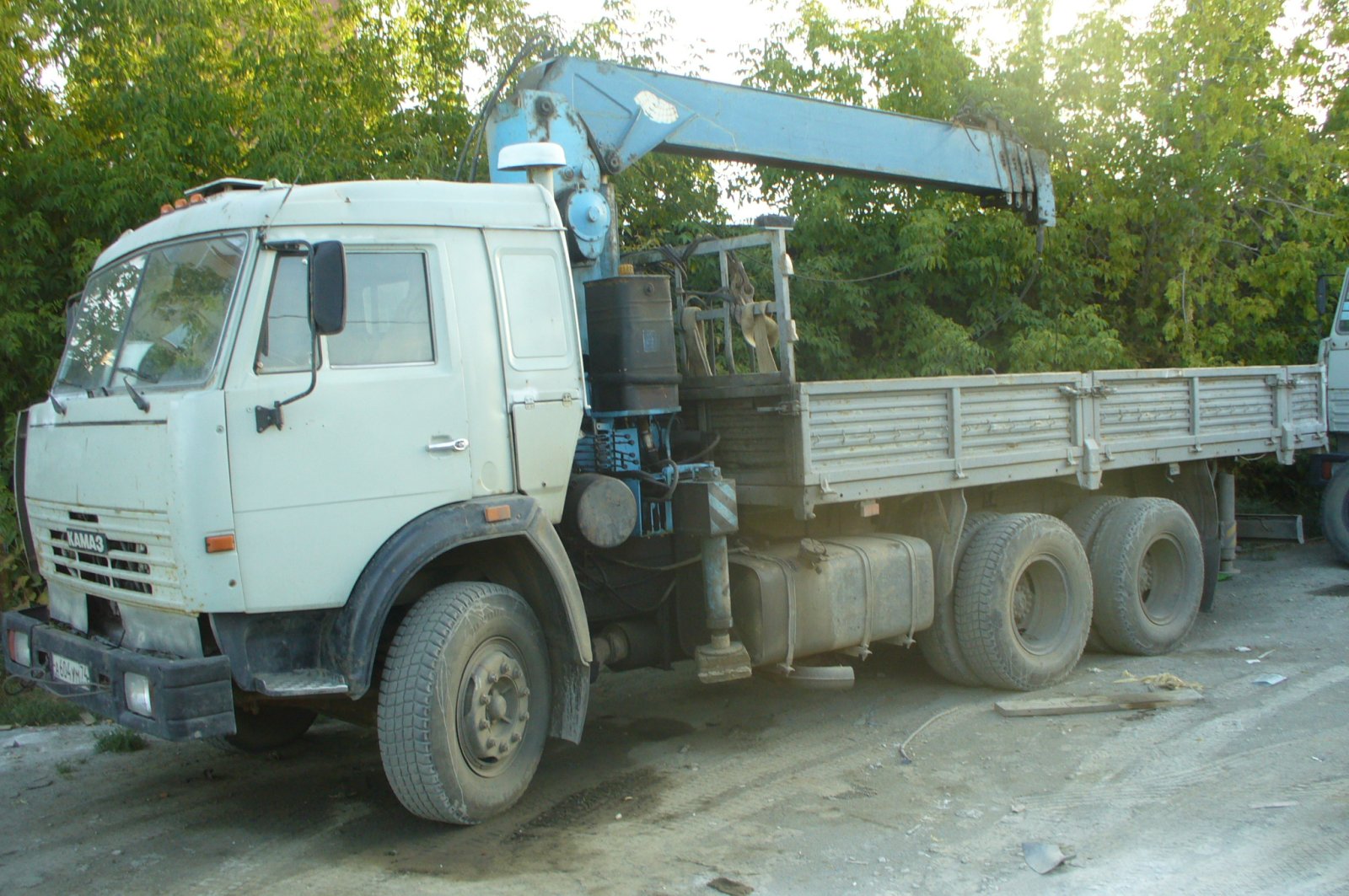 Аренда автоманипулятора Isuzu forward для грузов и оборудования