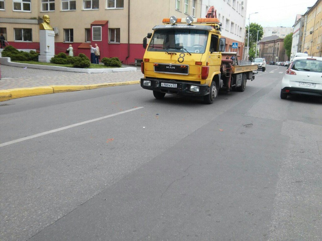 Услуги манипулятора Ман для погрузки и эвакуации автомобилей