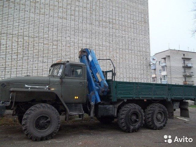 Манипулятор Урал-НМФ круглосуточно, монтаж фундаментов и срубов