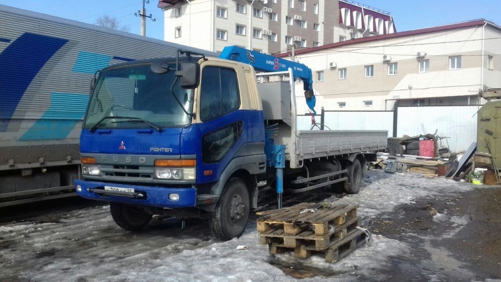 Услуги грузовика с манипулятором