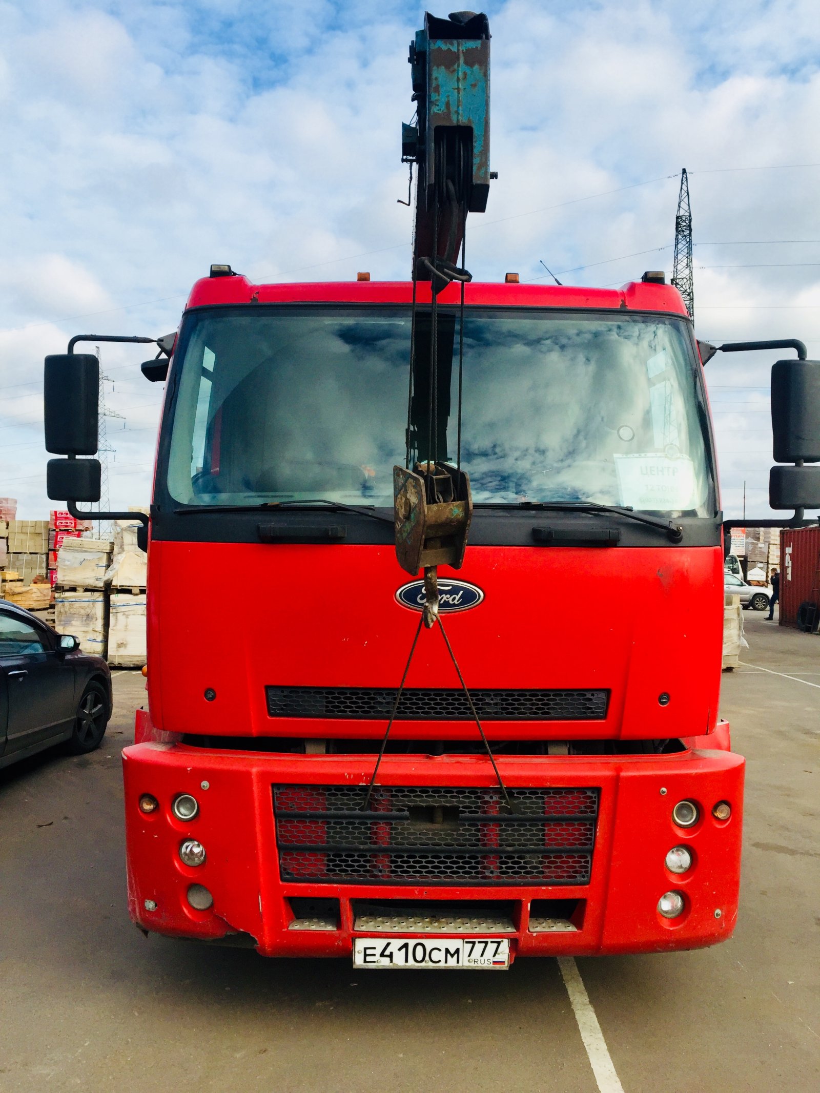 Кран-манипулятор Ford Cargo 12 тонн с пропуском в центр города