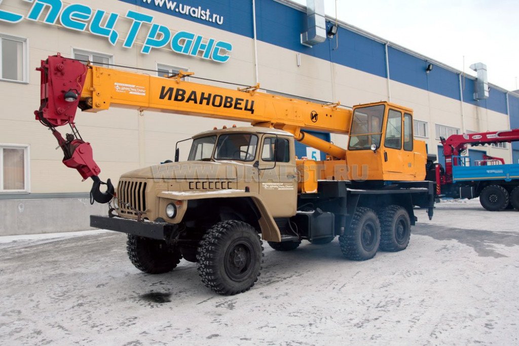 Аренда автокрана Урал вездеход