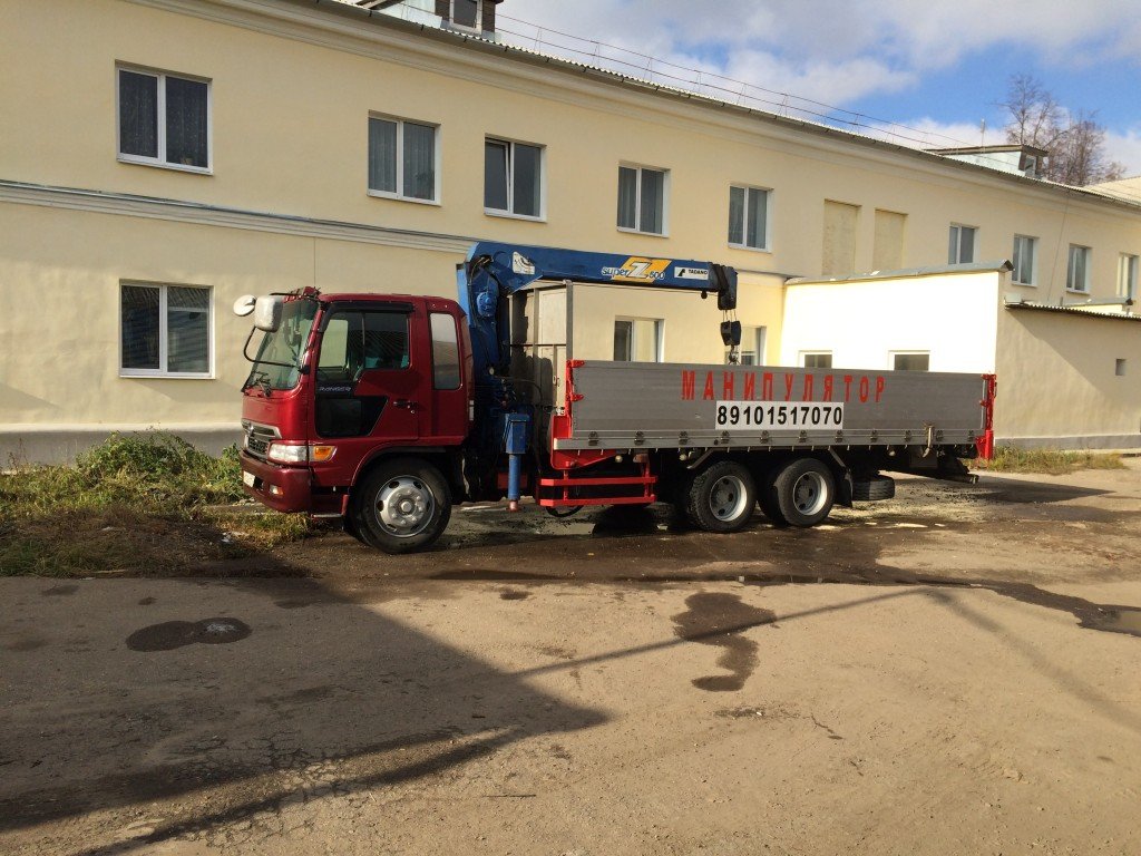 Манипулятор-эвакуатор HINO, выгрузка кирпича, доставка грузов
