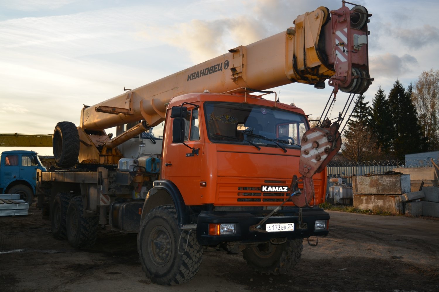 Автокран 25 т., 16 т. аренда. Услуги спецтехники