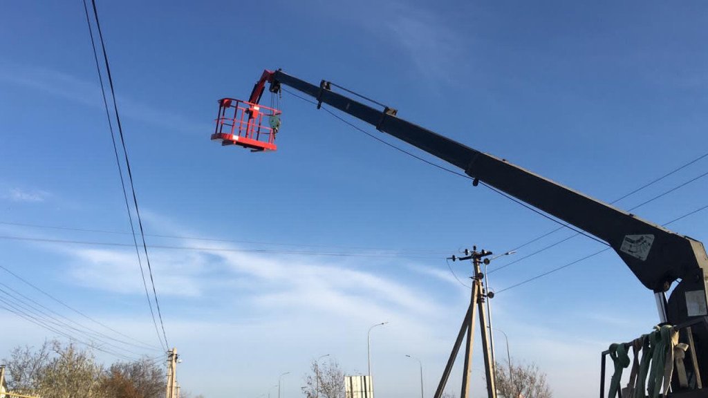 Манипулятор эвакуатор автовышка