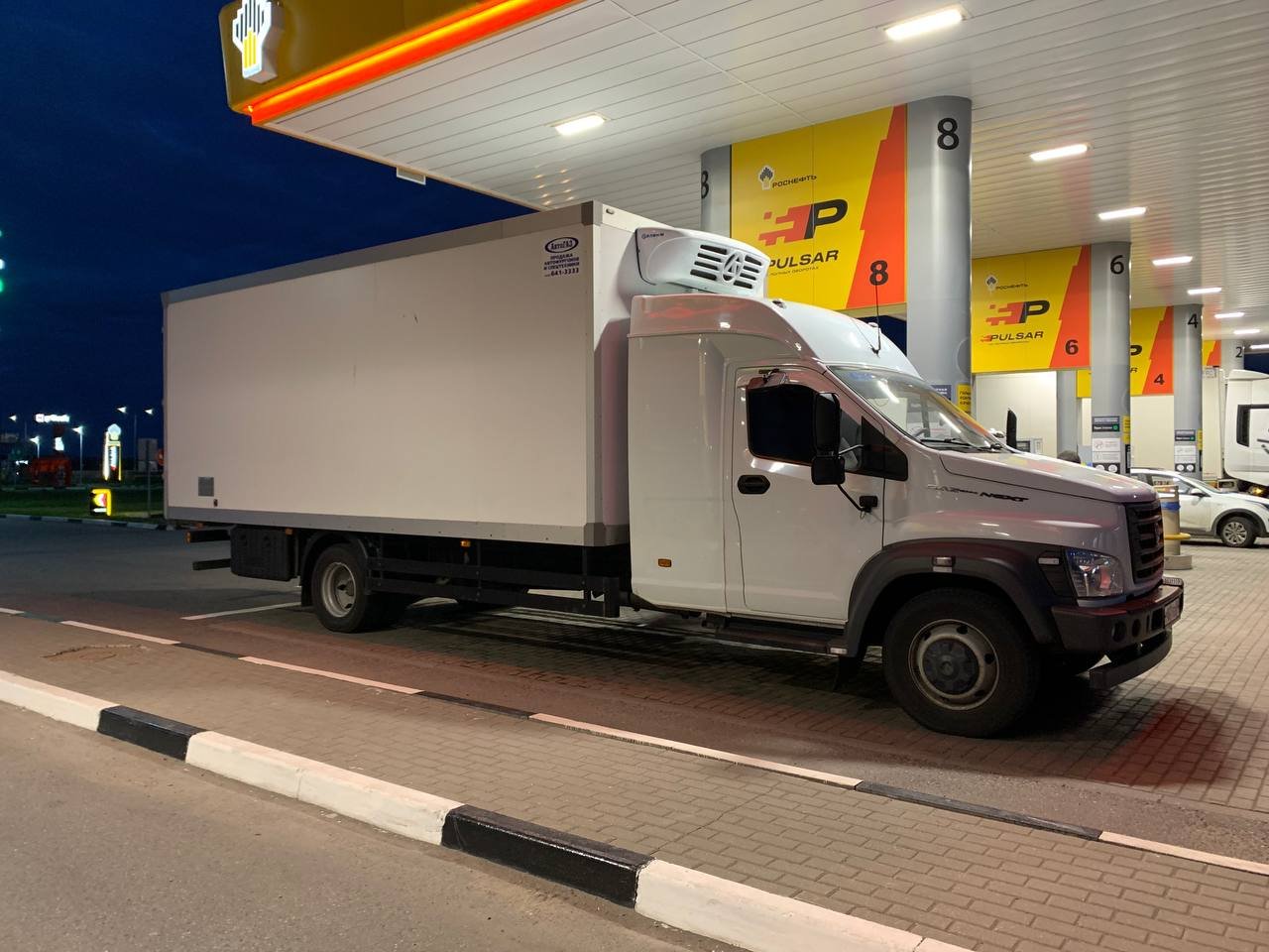 Автоперевозки в Фургоне Volvo на 3, 5 тн и 36 м³