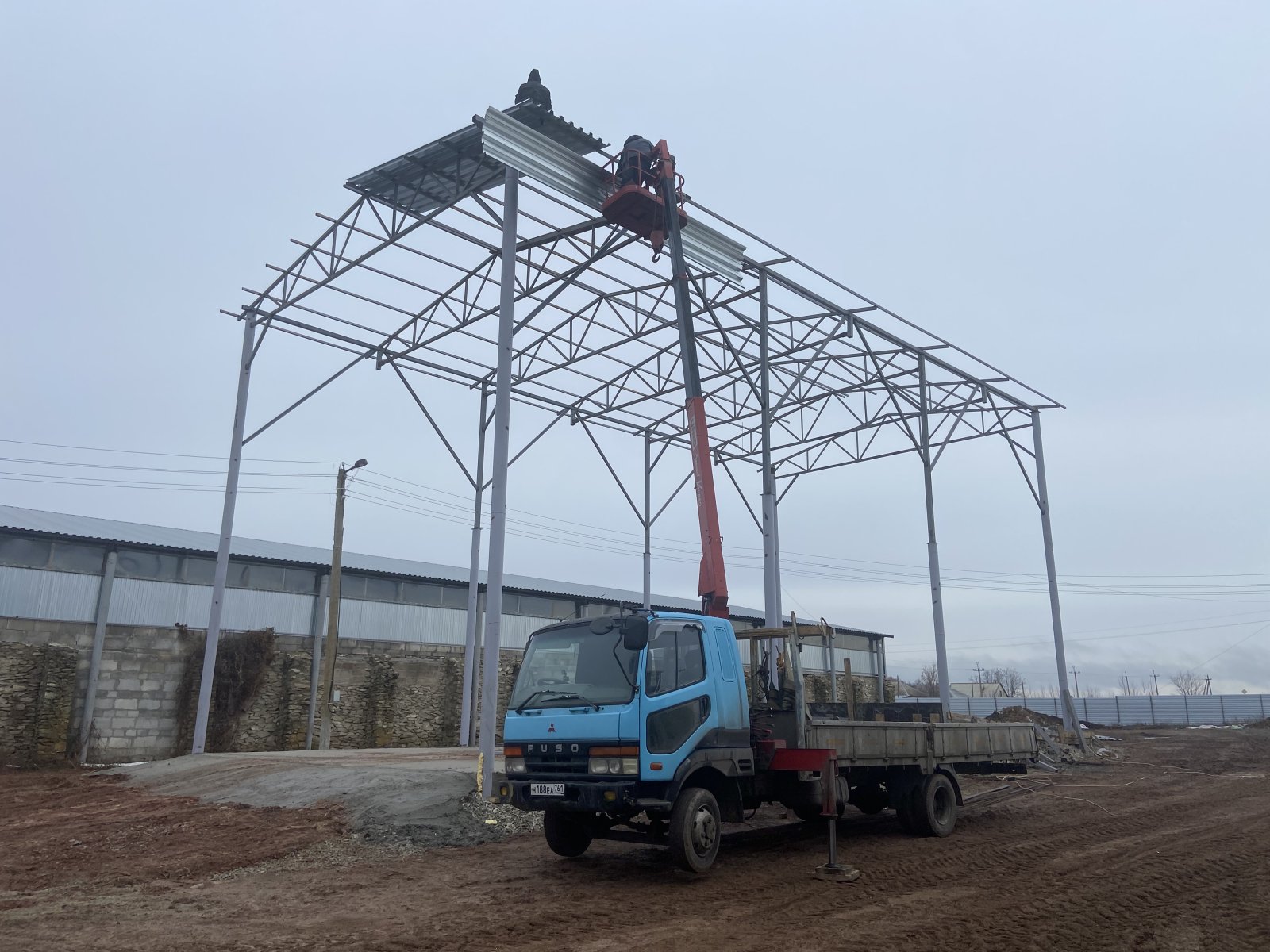 Манипулятор Mitsubishi Fuso 24/7, стрела 3т, борт 5 тонн