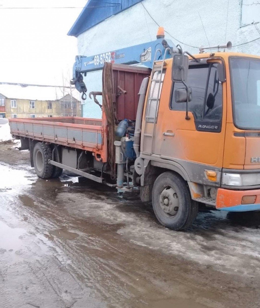 Автоэвакуатор Hino ranger 5 тонн, манипулятор по ХМАО