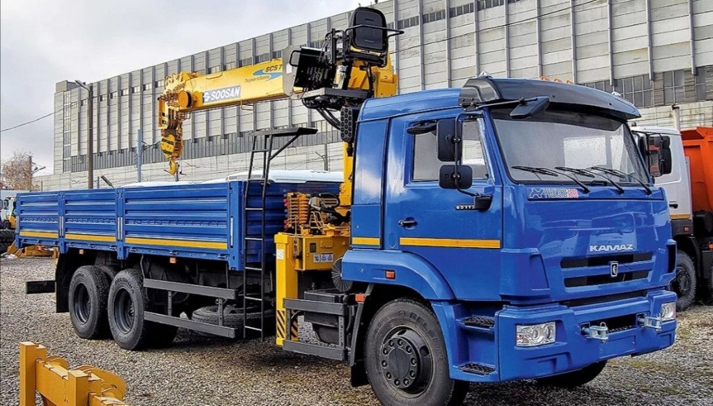 Самопогрузчик Камаз 65117, стрела 7т, машина 12т
