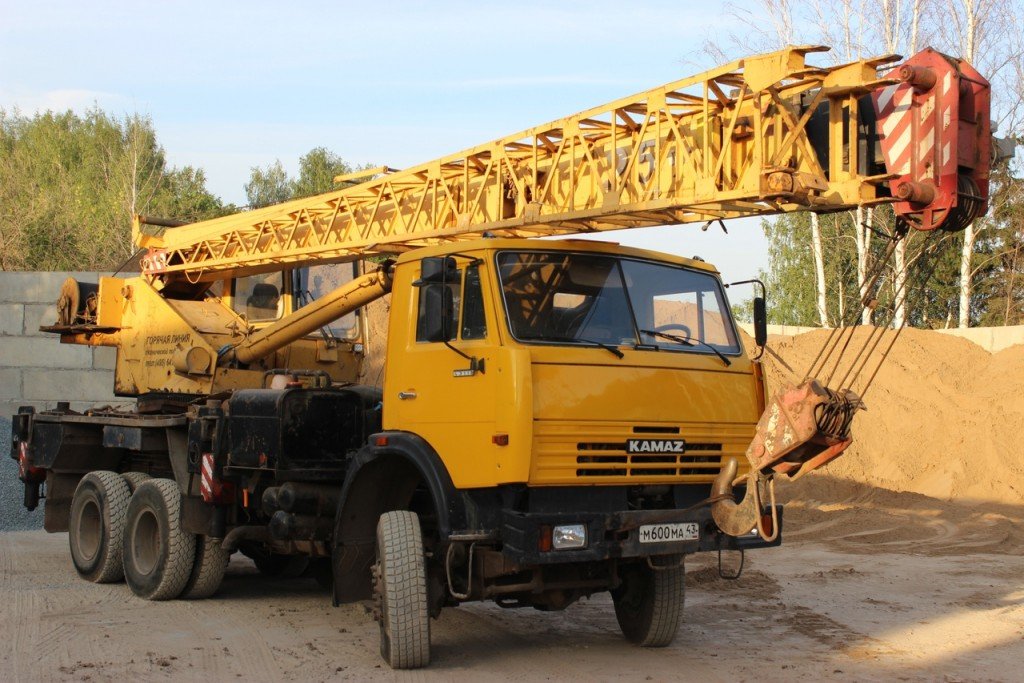 Автокран 25 тонн аренда. Услуги крана