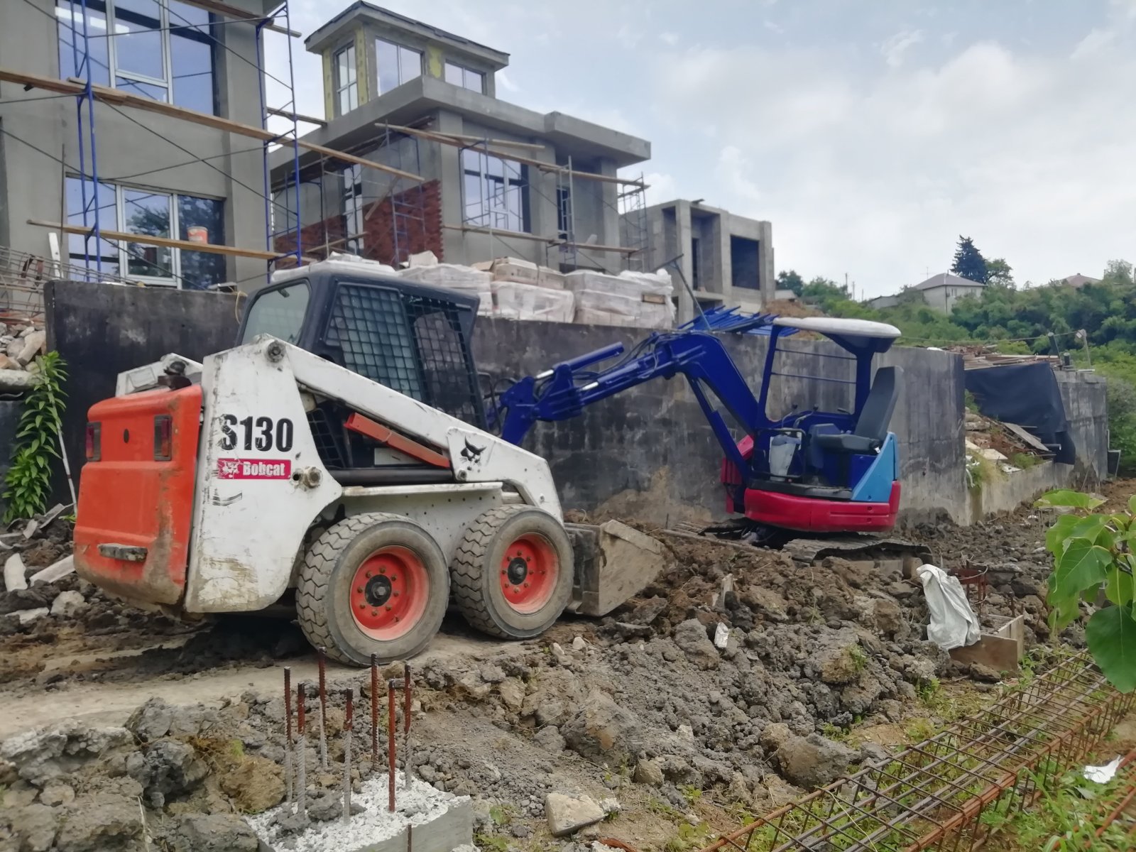Аренда мини погрузчика Bobcat S130