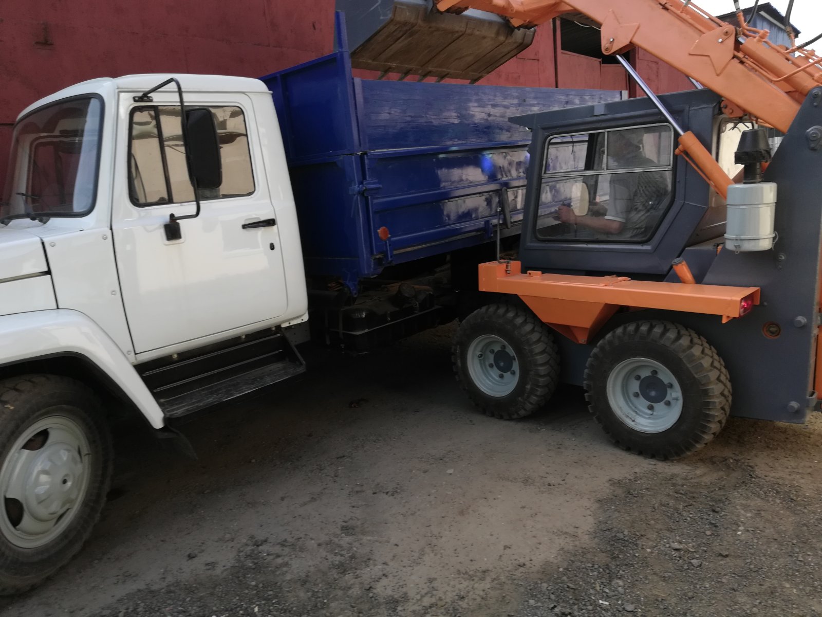 Услуги мини погрузчика Азов