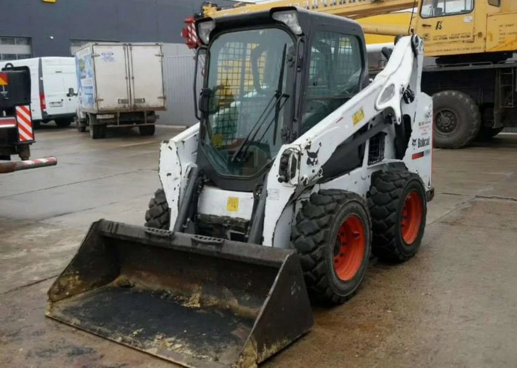 Услуги аренда Bobcat S530