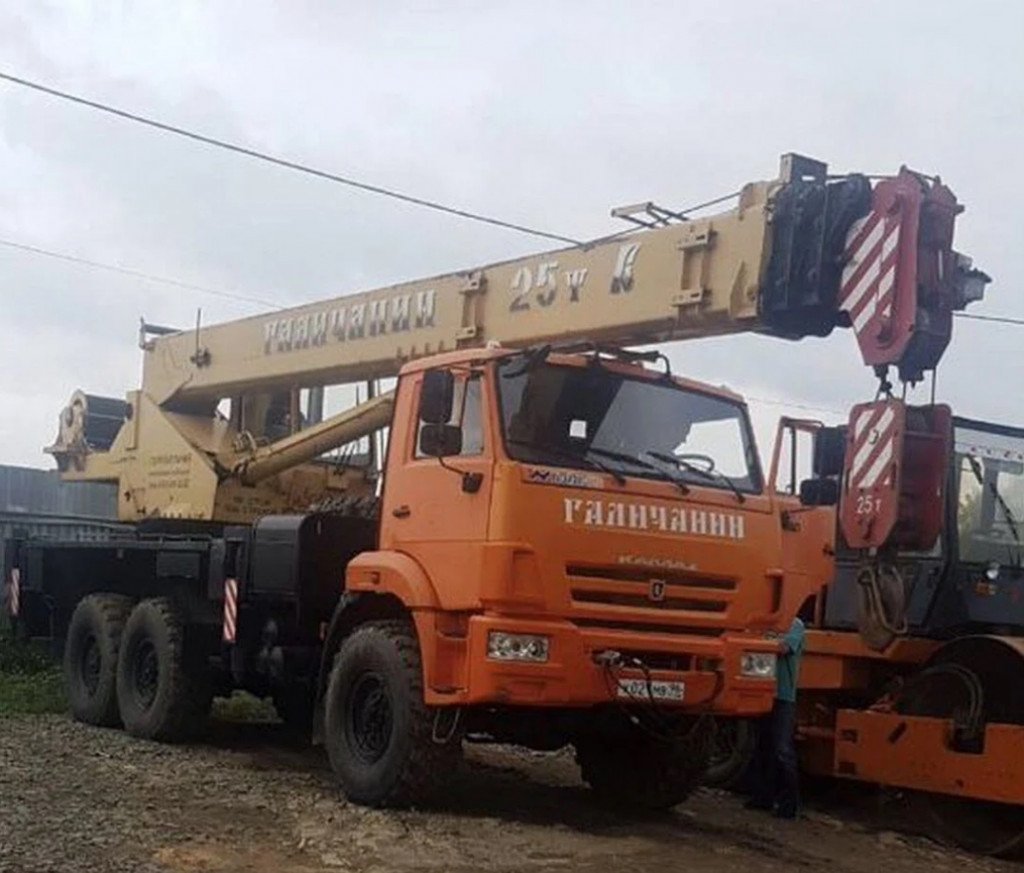 Автокран 25 тонн вездеход