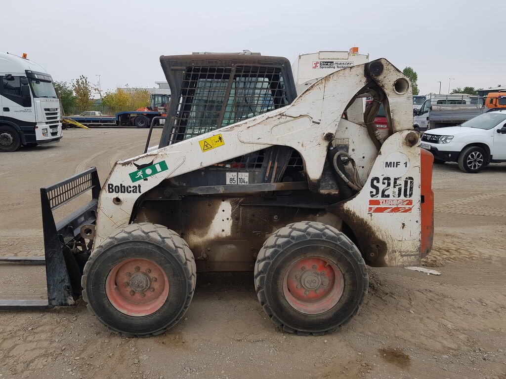 Сдается в аренду BOBCAT S250