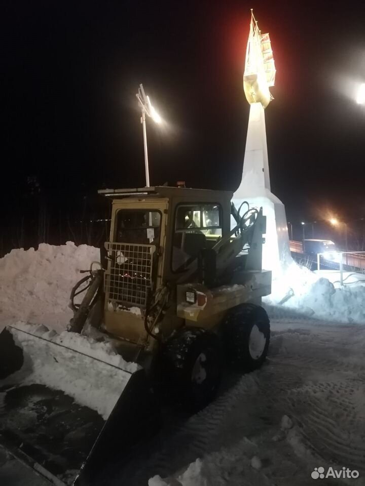 Прокат мини-погрузчика MKCM-1000H для уборки снега и грунта