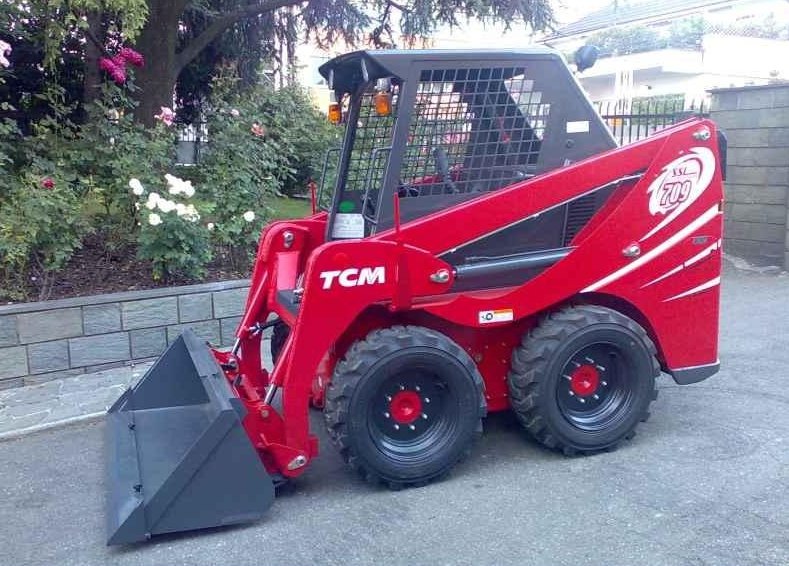 Мини погрузчик TCM 709
